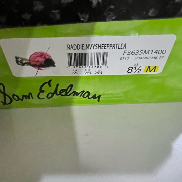 Blue shoes with gold embroidery and a blue pom-pom. Very comfortable very cute - Picture 4 of 5